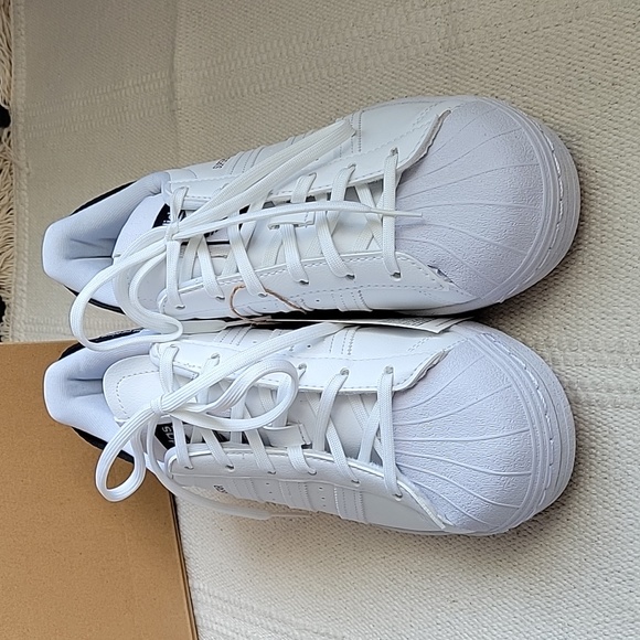 NEW!! Adidas Superstar sneakers - Picture 2 of 8